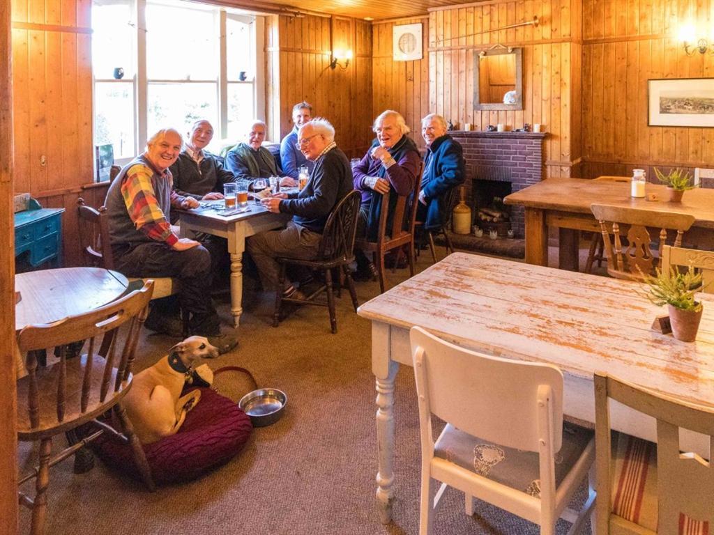Three Horseshoes Inn Powerstock Esterno foto